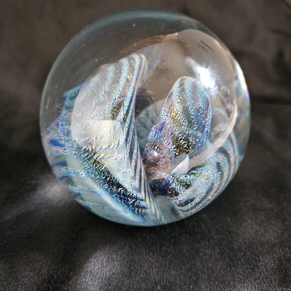 ROBERT EICKHOLT Signed 1983 Art GLASS Paperweight Blue Iridescent. - Picture 4 of 15